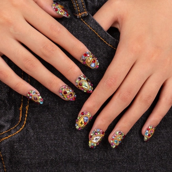 Lovful K21 Press-On Full Crystal Bling Almond Shape Reusable Short Fake Nails - Picture 6 of 6